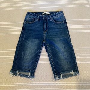 High-waisted bermuda shorts